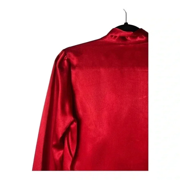 1376. VINTAGE 80’ SATIN POLY PUSSYBOW BLOUSE BY RRRRRUSS RED COLOR BUTTON DOWN - Picture 8 of 9